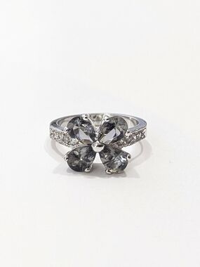 Vintage Y2K 90s Ring with Smoky Swarovski Crystals Smoke Grey Floral